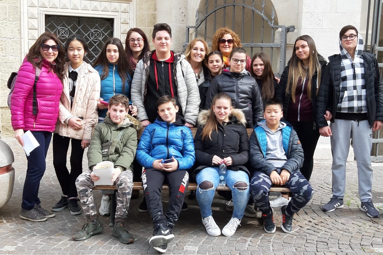 Risalente al buio noi coppie ancora insieme