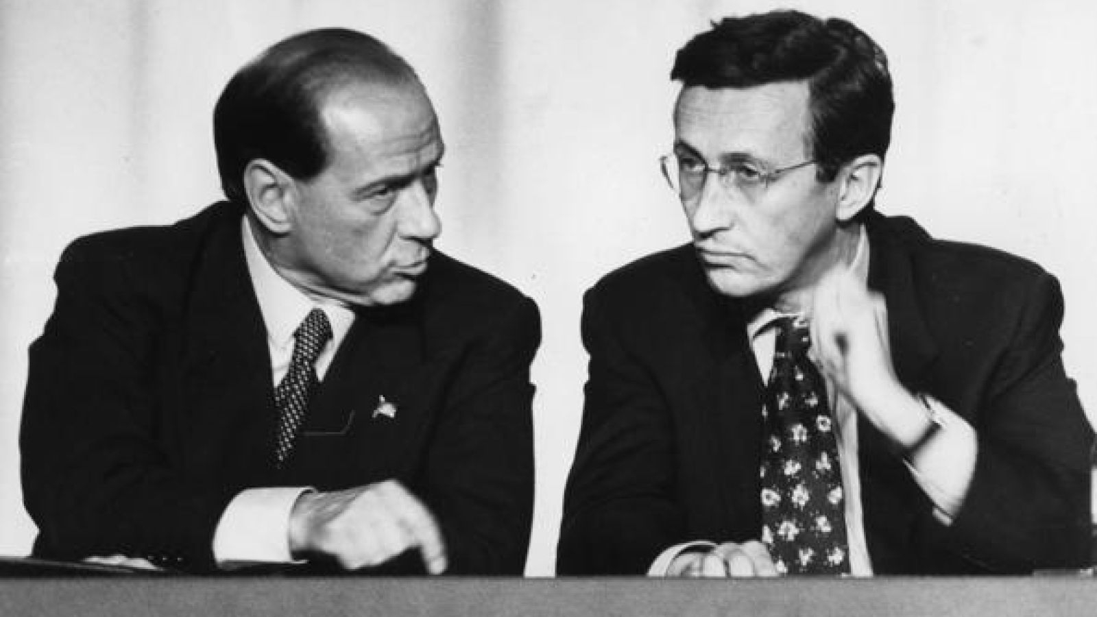 Simone Leoni non conosce la storia di Forza Italia