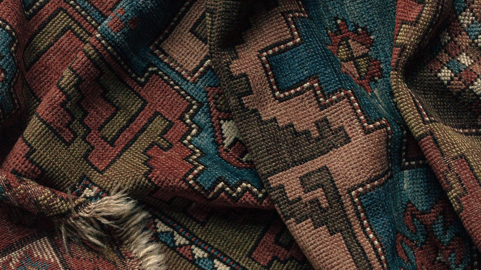 The Art of Knotting Ancient and Modern Rugs